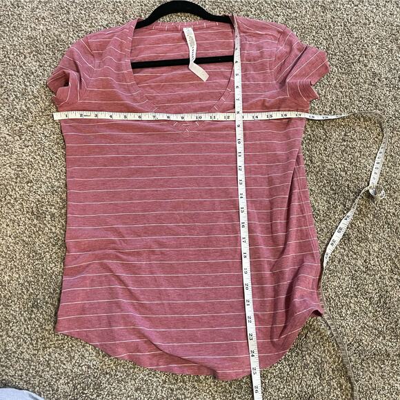 Lululemon Love Tee V Short Serve Stripe Heathered So Merlot White Size 4 - Picture 4 of 4